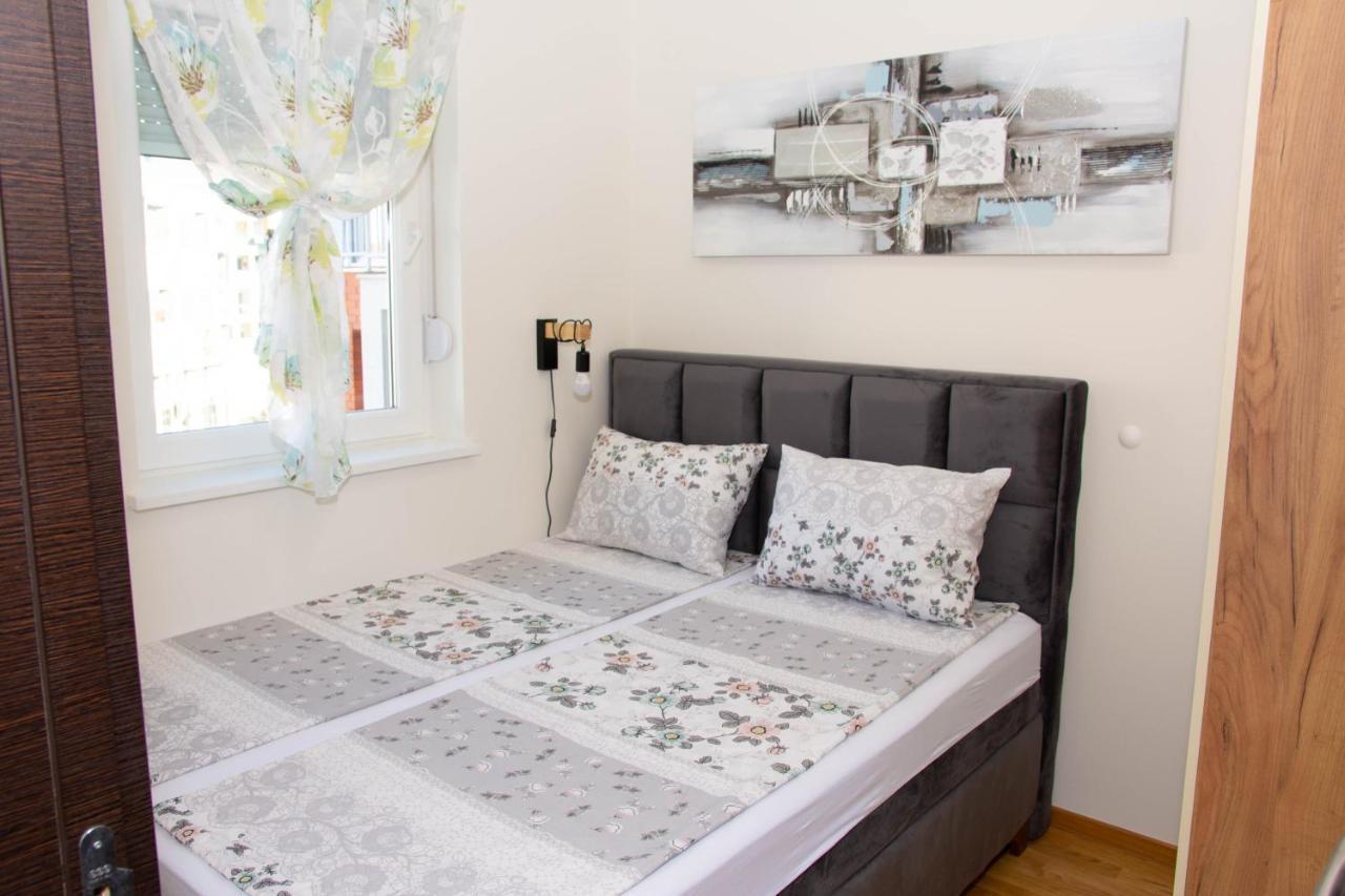 Laura Apartment Novi Sad Exterior photo