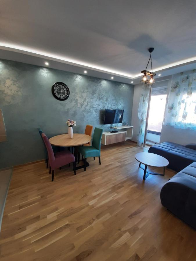 Laura Apartment Novi Sad Exterior photo